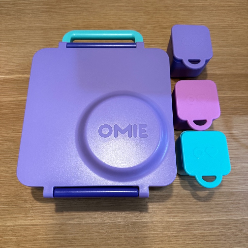 Purple Omie Lunchbox Set
